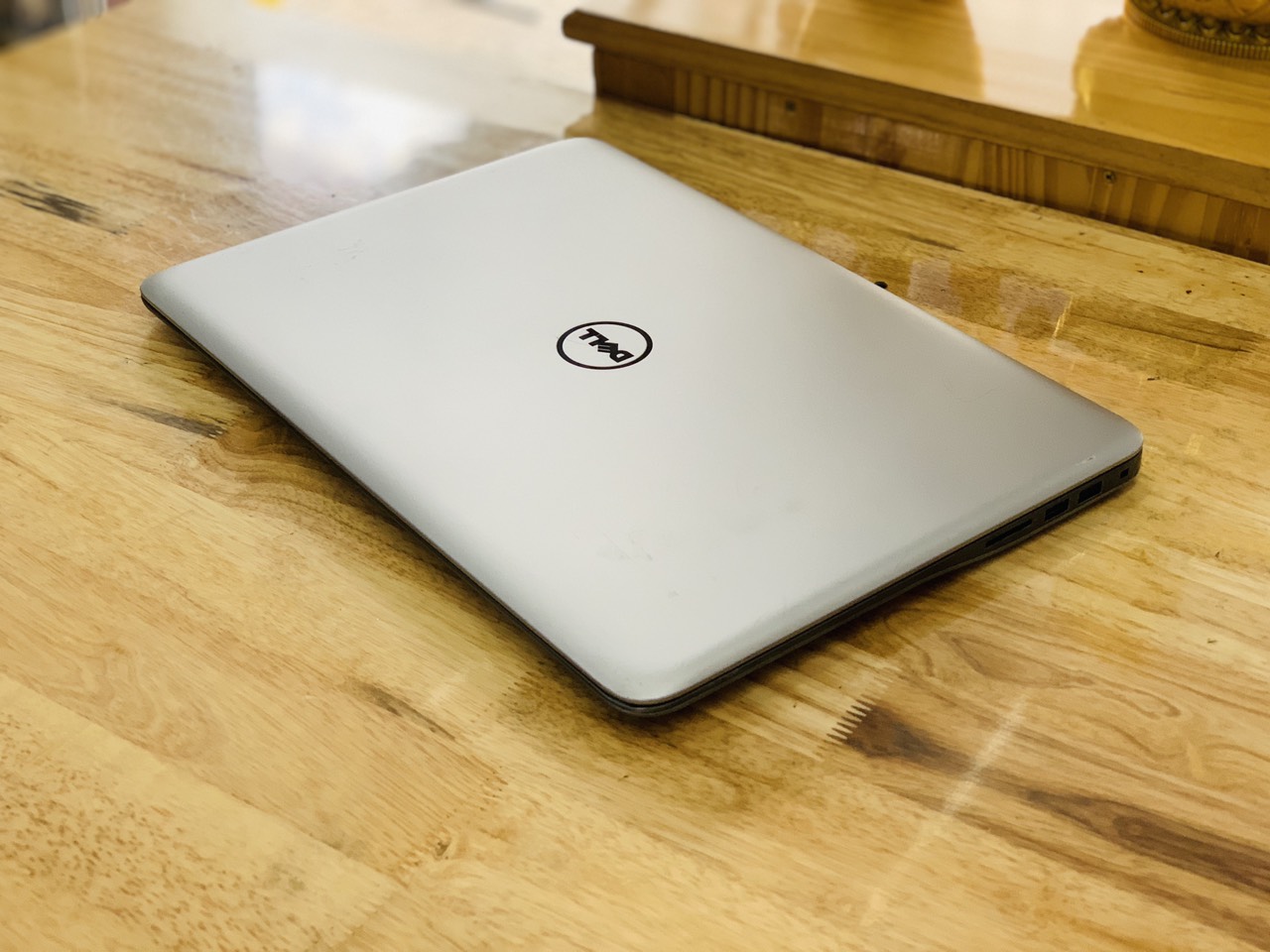 Laptop Dell inspiron 7548 i5-5200U Ram 6GB HDD 1000G Vga Rời 4GB 15.6” Mỏng Đẹp Chiến Game Đồ Họa Đỉnh