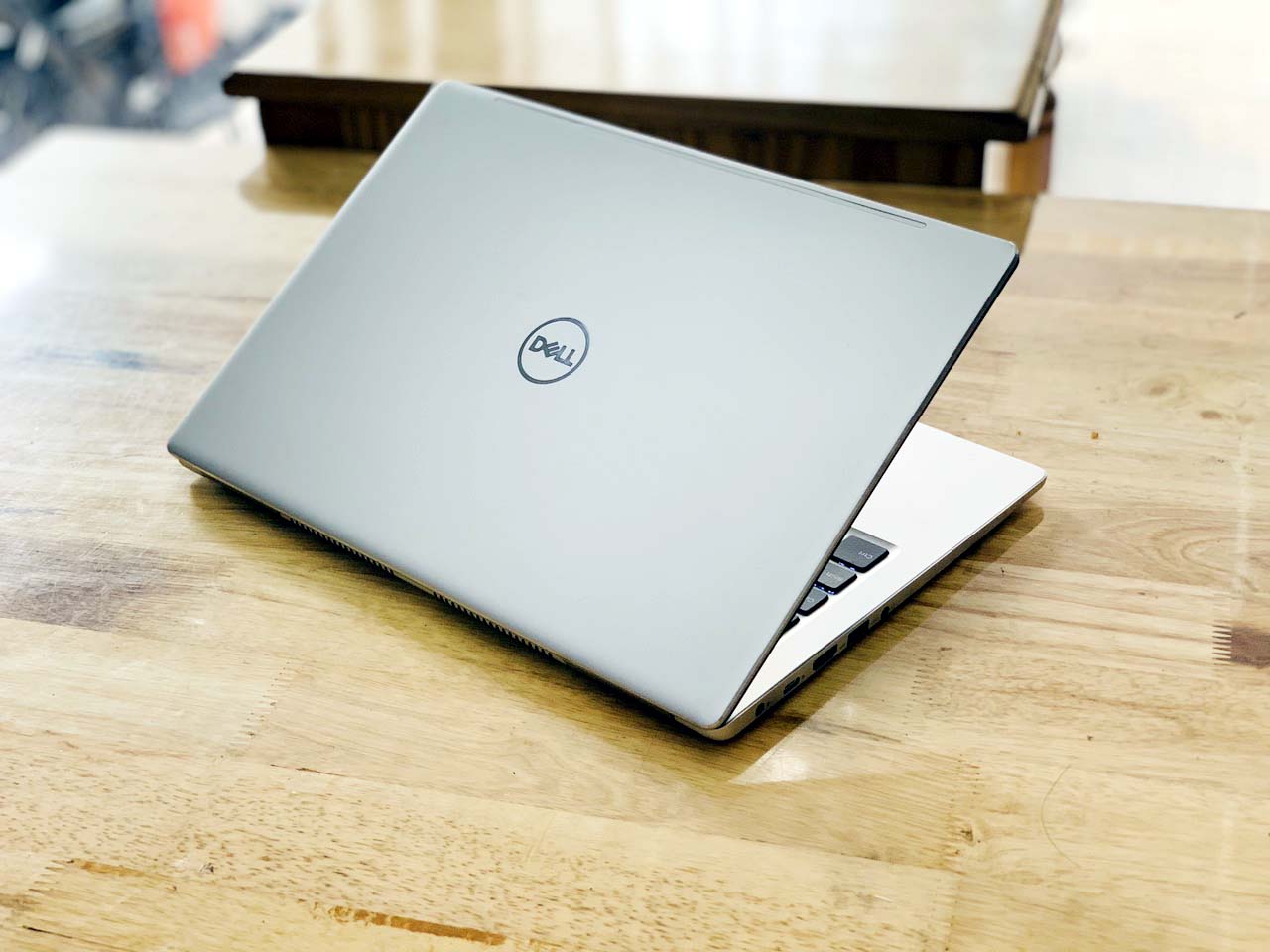 Laptop Dell inspiron 7370 i5-8250U Ram 8GB SSD 256GB Màn Hình 13 inch Cảm Ứng FHD